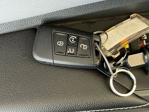 Used 2025 Volkswagen Jetta SE image 22