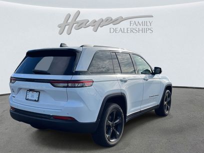 Used 2023 Jeep Grand Cherokee Altitude