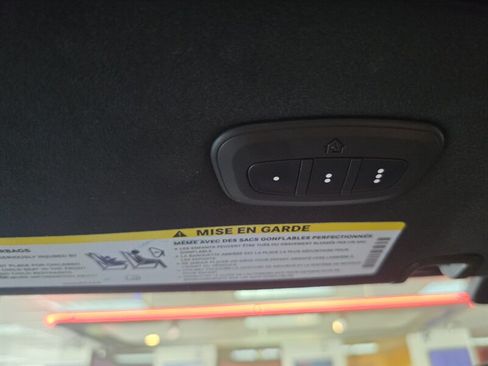 Used 2022 Chrysler Pacifica Pinnacle FWD image 37