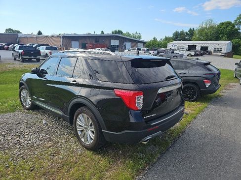 Used 2024 Ford Explorer Limited w/ Limited Technology Package RWD image 9