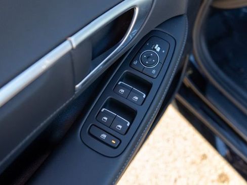 Used 2021 Hyundai Sonata Limited w/ Preferred Accessory Package image 17