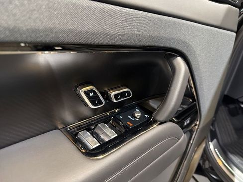 Used 2024 Land Rover Range Rover Sport image 31