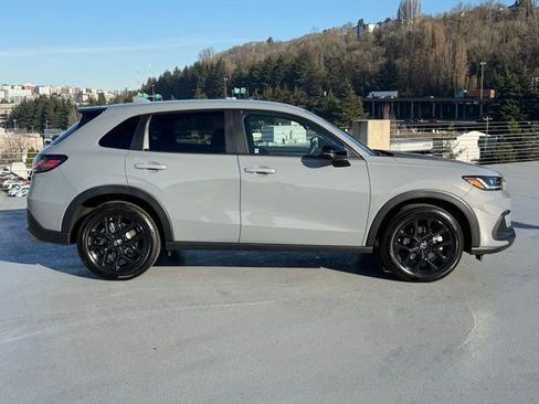 Used 2025 Honda HR-V Sport image 2