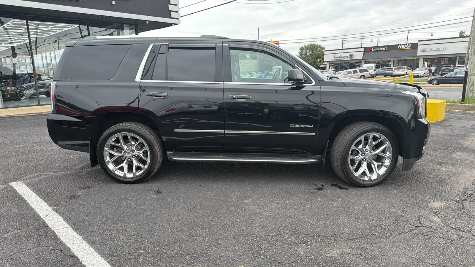 Used 2015 GMC Yukon Denali w/ Open Road Package AWD/4WD image 2