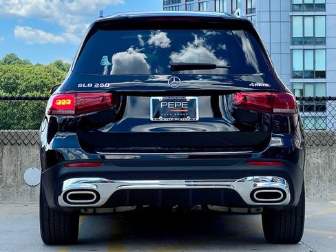 Certified 2022 Mercedes-Benz GLB 250 4MATIC image 6