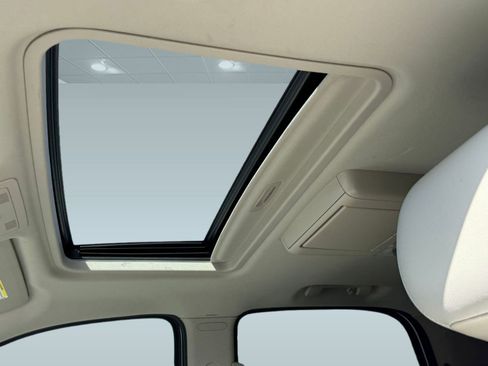 Used 2011 Chevrolet Tahoe LTZ image 14