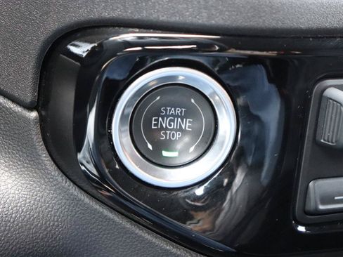 Used 2025 GMC Sierra 1500 SLT AWD/4WD image 42