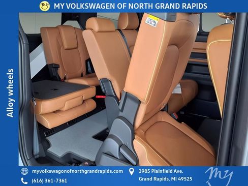 New 2025 Volkswagen ID. Buzz Pro S image 18