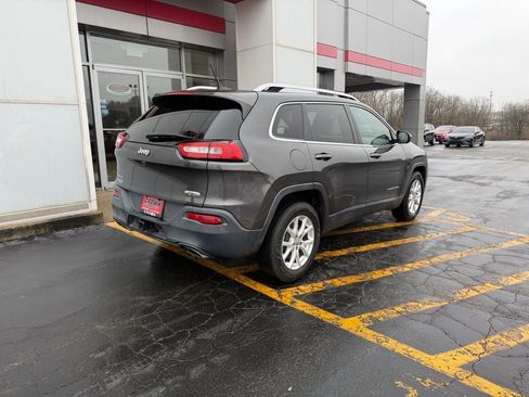 Used 2017 Jeep Cherokee Latitude w/ Cold Weather Group image 5