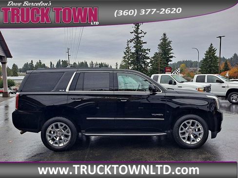 Used 2017 GMC Yukon SLE w/ SLE Value Package image 2