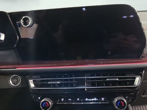 Used 2024 Chevrolet Traverse RS image 16