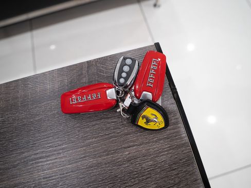 Used 2018 Ferrari GTC4Lusso T image 56