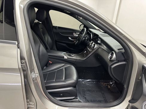Used 2019 Mercedes-Benz C 300 4MATIC Sedan image 39