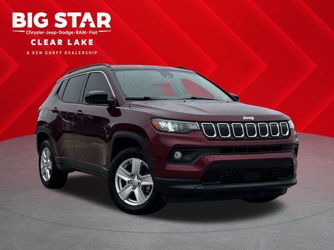 Used 2022 Jeep Compass Latitude image 1