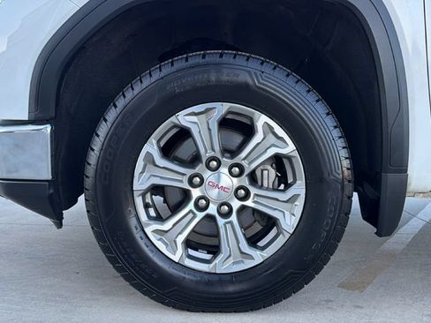 Used 2025 GMC Sierra 1500 SLT AWD/4WD image 9