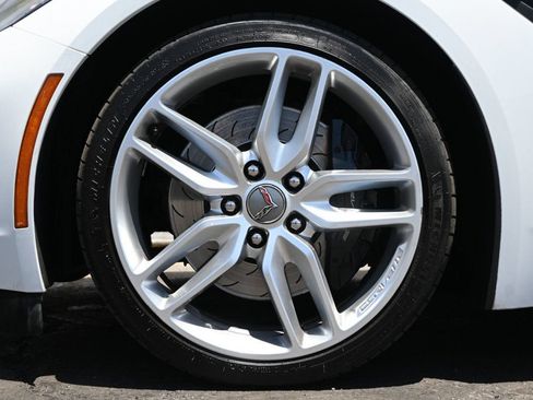 Used 2016 Chevrolet Corvette Stingray Coupe RWD image 9