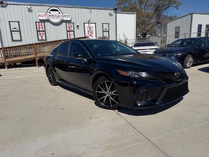 Used 2021 Toyota Camry SE w/ Carpet Mat Package (TMS)