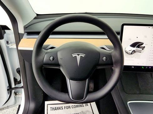 Used 2024 Tesla Model Y Long Range image 13