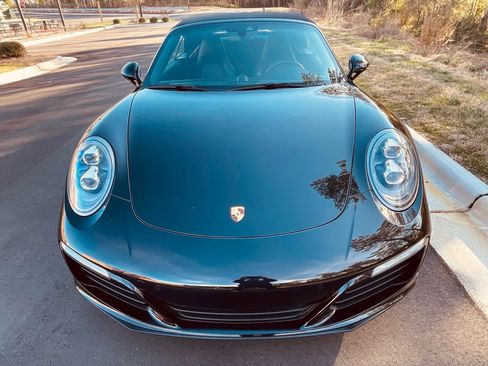 Used 2019 Porsche 911 Carrera S image 14