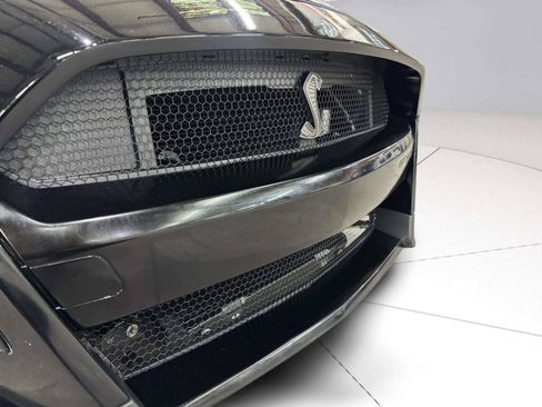 Used 2022 Ford Mustang Shelby GT500 w/ Technology Package RWD image 11