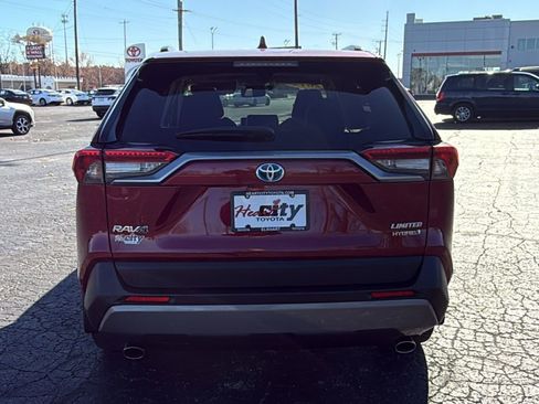 Used 2019 Toyota RAV4 Limited image 6