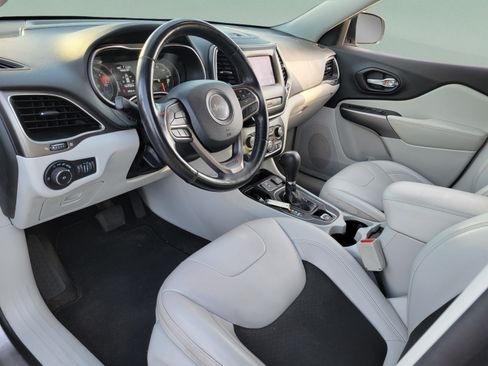 Used 2021 Jeep Cherokee Latitude Plus FWD image 14