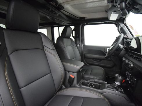 New 2026 Jeep Wrangler Unlimited Sahara AWD/4WD image 16