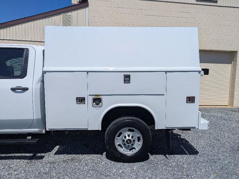 Used 2024 Chevrolet Silverado 2500 W/T w/ WT Convenience Package AWD/4WD image 3