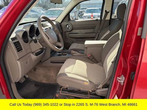 Used 2007 Dodge Nitro SE image 2