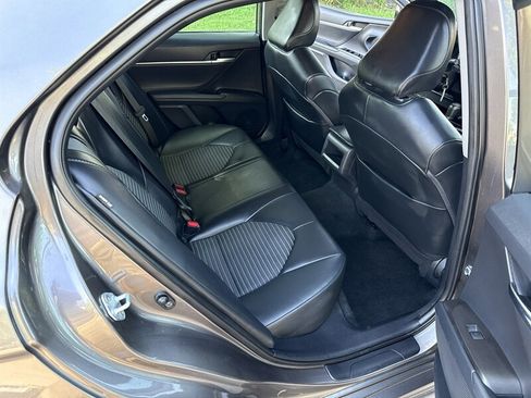 Used 2023 Toyota Camry SE FWD image 18