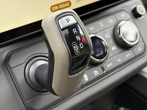 New 2026 Land Rover Defender 110 OCTA AWD/4WD image 17