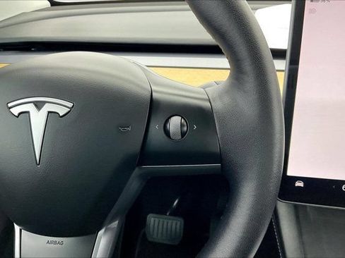 Used 2023 Tesla Model Y Long Range AWD/4WD image 21