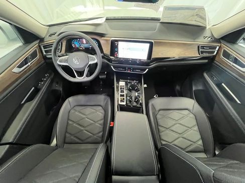 New 2026 Volkswagen Atlas SE image 13