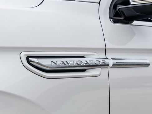 Used 2019 Lincoln Navigator L Reserve image 13