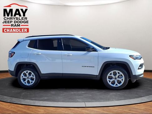 New 2026 Jeep Compass Latitude image 16