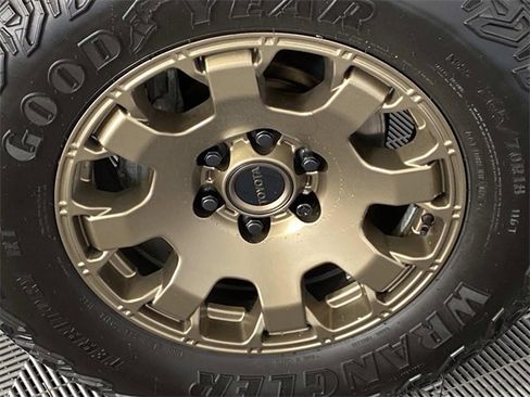 Used 2024 Toyota Tacoma Trailhunter image 32