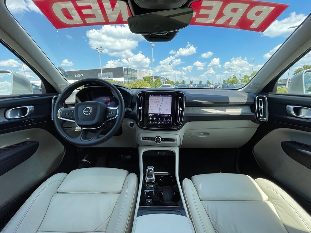 Used 2023 Volvo XC40 B5 Plus AWD/4WD image 29