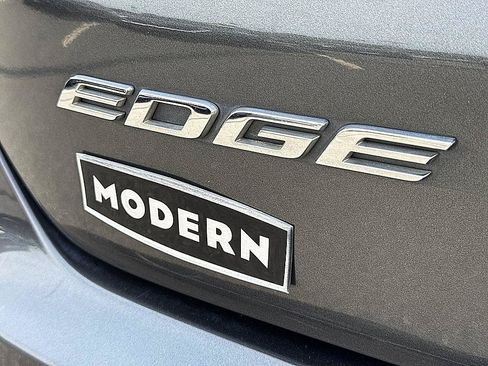 Used 2019 Ford Edge SEL w/ Equipment Group 201A FWD image 25