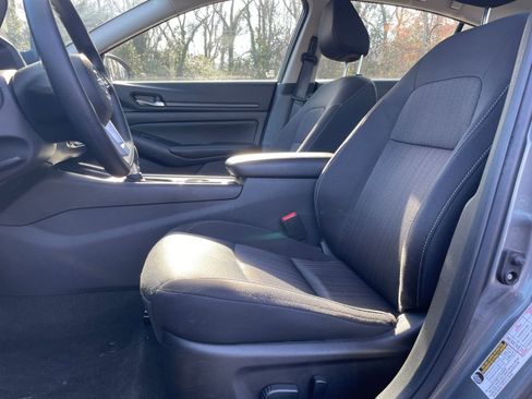 Used 2025 Nissan Altima 2.5 SV image 25