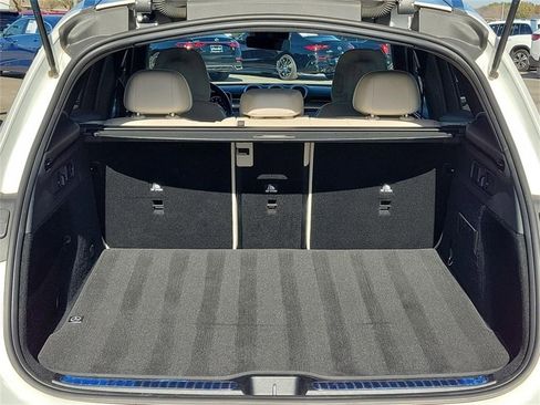 Used 2025 Mercedes-Benz GLC 300 4MATIC image 12