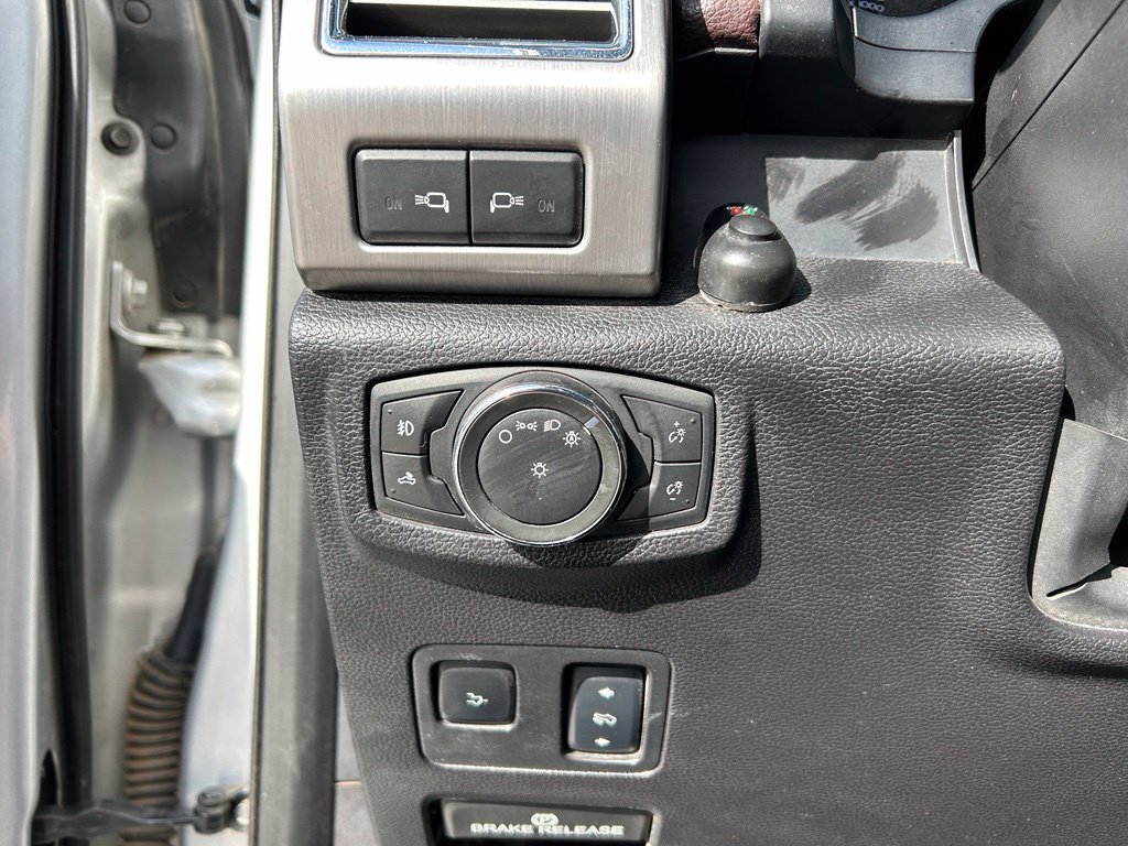 Used 2017 Ford F350 Platinum w/ Platinum Ultimate Package AWD/4WD image 22