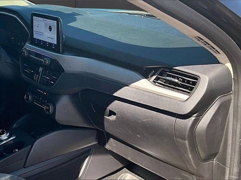 Used 2020 Ford Escape SE image 15
