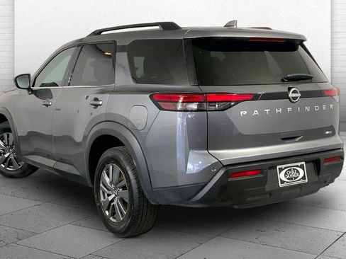 Used 2025 Nissan Pathfinder SV AWD/4WD image 11