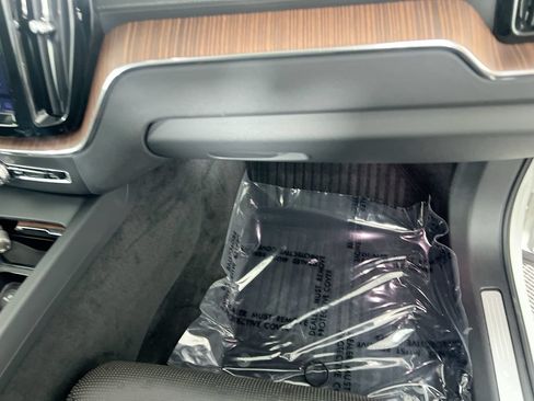Used 2023 Volvo XC60 B5 Ultimate w/ Protection Package Premier FWD image 30