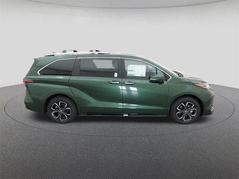 New 2026 Toyota Sienna Platinum image 11