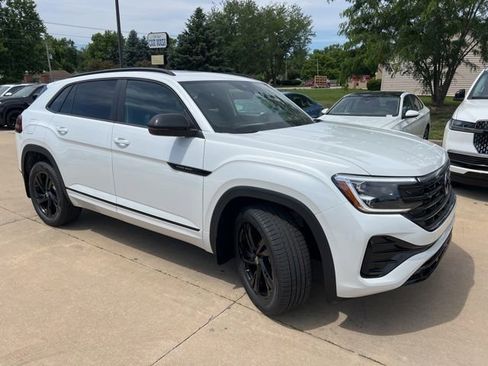 New 2026 Volkswagen Atlas Cross Sport SEL R-Line AWD/4WD image 1