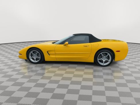 Used 2001 Chevrolet Corvette Convertible w/ Preferred Equipment Group2 RWD image 5