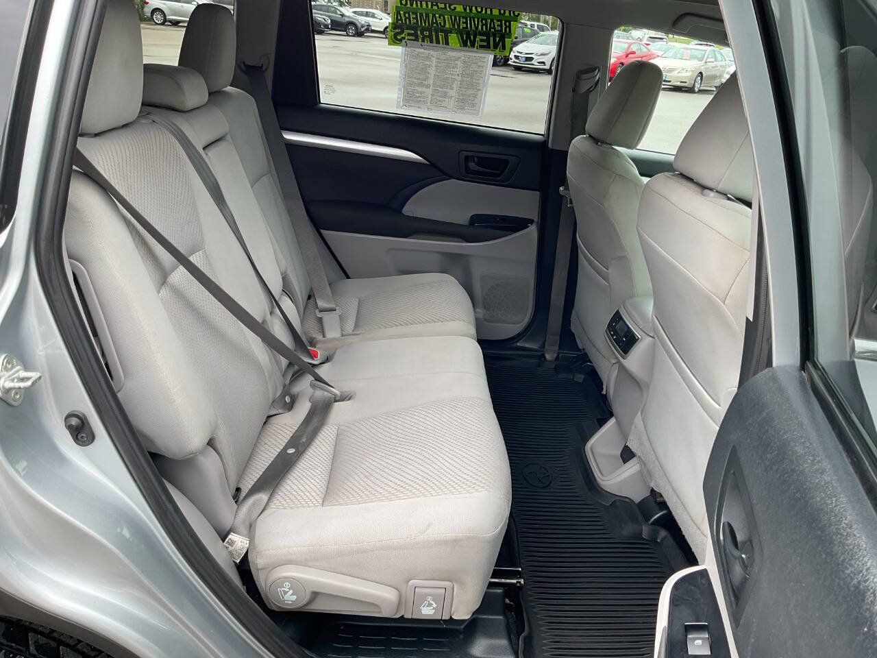 Used 2019 Toyota Highlander LE FWD image 34