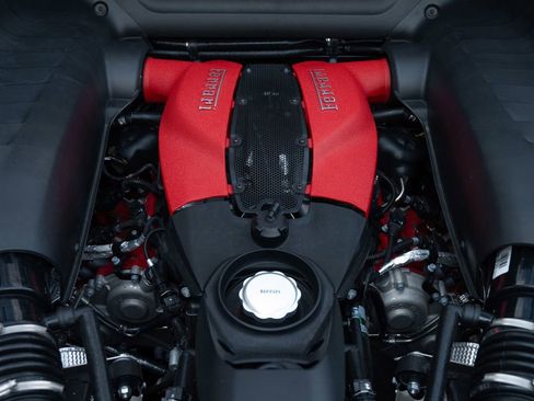 Used 2022 Ferrari F8 Tributo image 24