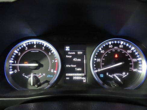 Used 2019 Toyota Highlander XLE image 22